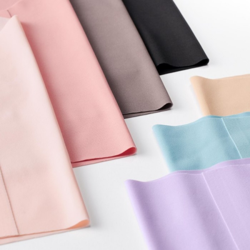 Uniqlo AIRism Ultra Seamless High-Rise レディース ブリーフ 赤 | 2996571